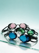 Occhialini svedesi Mirror Soft Frame BONESWIMMER rosa, verde e blu su vetro bagnato